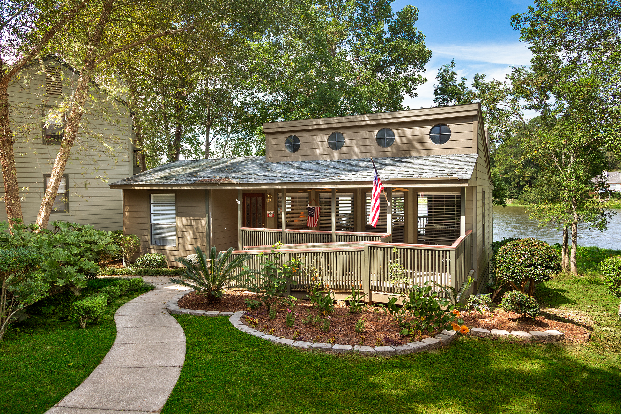 Grande Pointe The Multifamily Advisory Group at Cushman & Wakefield